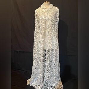 Elegant Guipure Lace Overlay Cape Dress